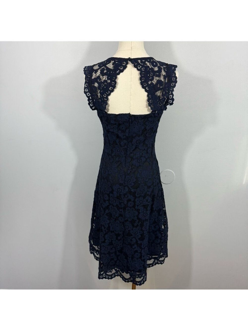 Reitmans Sweetheart Fit & Flare Dress Sz 4 Navy Blue Lace Overlay Open Back VGUC - Picture 10 of 14